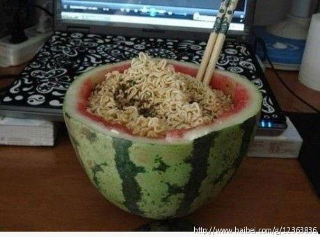 牛娃吃瓜,揭秘校园里的“瓜田”趣事 第2张 牛娃吃瓜,揭秘校园里的“瓜田”趣事 第2张